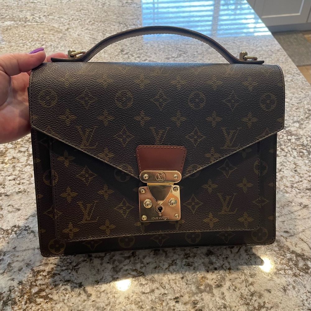 ❌SOLD❌Authentic LV Monogram Monceau 28
